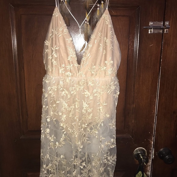 Nude lace dress - Picture 1 of 1